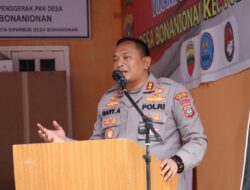 Kapolres Humbahas Buka Kampung Bebas Narkoba, Kapolres Humbahas Juga Beri Bingkisan Pada Warga