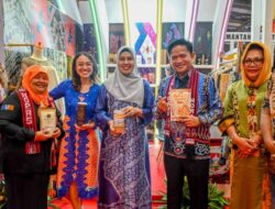 PJ Gubsu Hassanudin Kunjungi Stan Dekranasda Humbahas Di JCC Jakarta