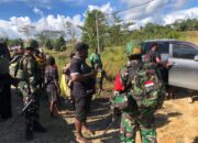 Satgas Yonif 642/Kps Bersama Polres Menerima Penyerahan Diri DPO Anggota OPM Kodap IV Sorong Raya