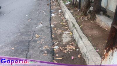 “Pedagang di Trotoar Cipinang Jaya Sewakan Lapak, Diduga Langgar Peraturan Walikota dan Gubernur DKI”