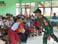 Satgas Yonif 131/Brajasakti Gelar Penyuluhan Kesehatan dan Berbagi Makanan Bergizi di SD Yanendega