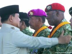 “Presiden Prabowo Anugerahkan Bintang Sakti kepada Letda (Purn) Darius Bayani, Sang “Rambo” TNI dari Papua”