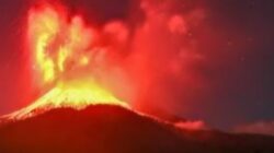 “Gunung Lewotobi Laki-Laki Erupsi, Kolom Abu Capai 10 Ribu Meter”